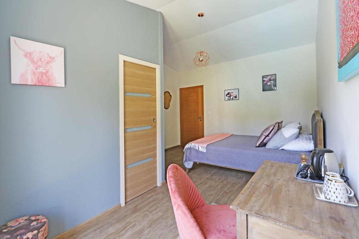L Esprit Du Clain Chambres D Hotes Bandb De Standing Proches Du Futuroscope Golf Et Lac De St Cyr Naintre Exteriér fotografie